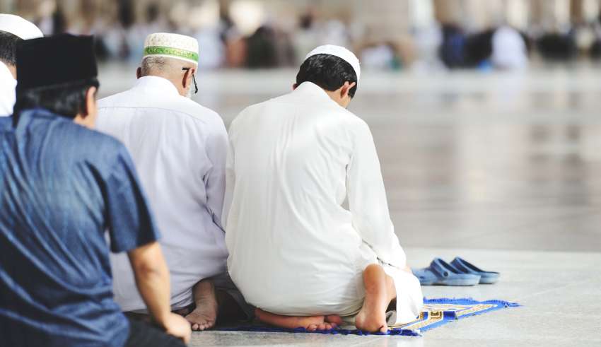 zakaj se muslimani postijo v ramadanu